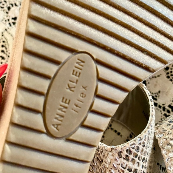 🔥Anne Klein Flex Snake Skin Wedge Sandal🔥 - Picture 11 of 15